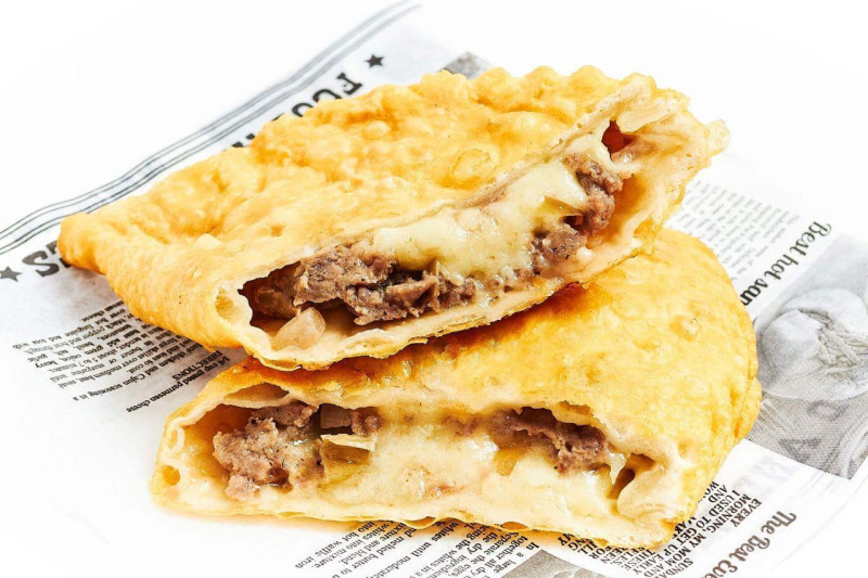 Хушуур с мясом и сыром