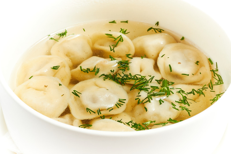 Пельмени в бульоне