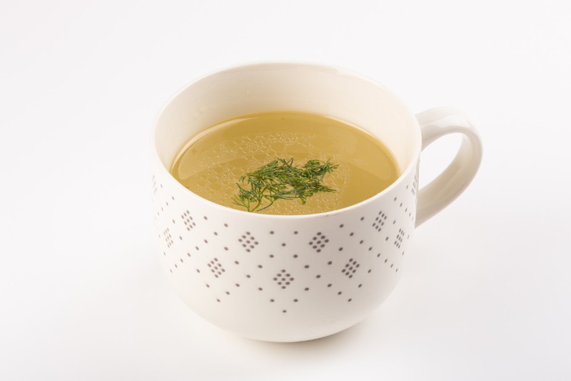 Бульон говяжий  (доп.сухари+зелень)